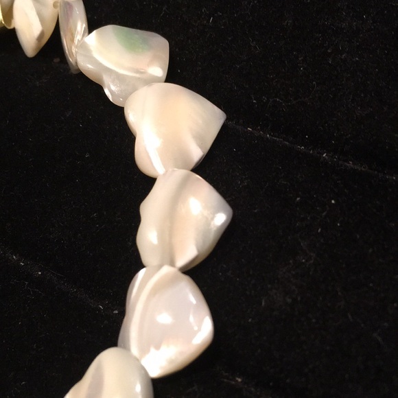 NWOT Mother of Pearl-like choker necklace and matching bracelet - Picture 5 of 7